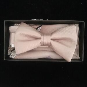 MEN'S LARR BRIO BOW TIE AND HANKY SET